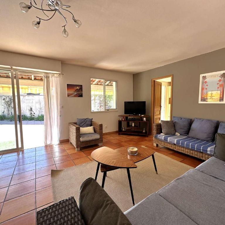 VILLA VIEUX MOULIN Villa avec piscine pour 7 personnes avec piscine à Hyères - Ferienhaus - 11