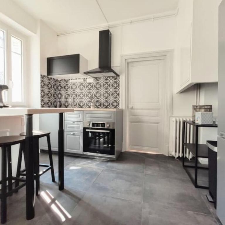 Logement de charme proche centre-ville - TV - WiFi - Apartamento de 2 dormitorios - 9