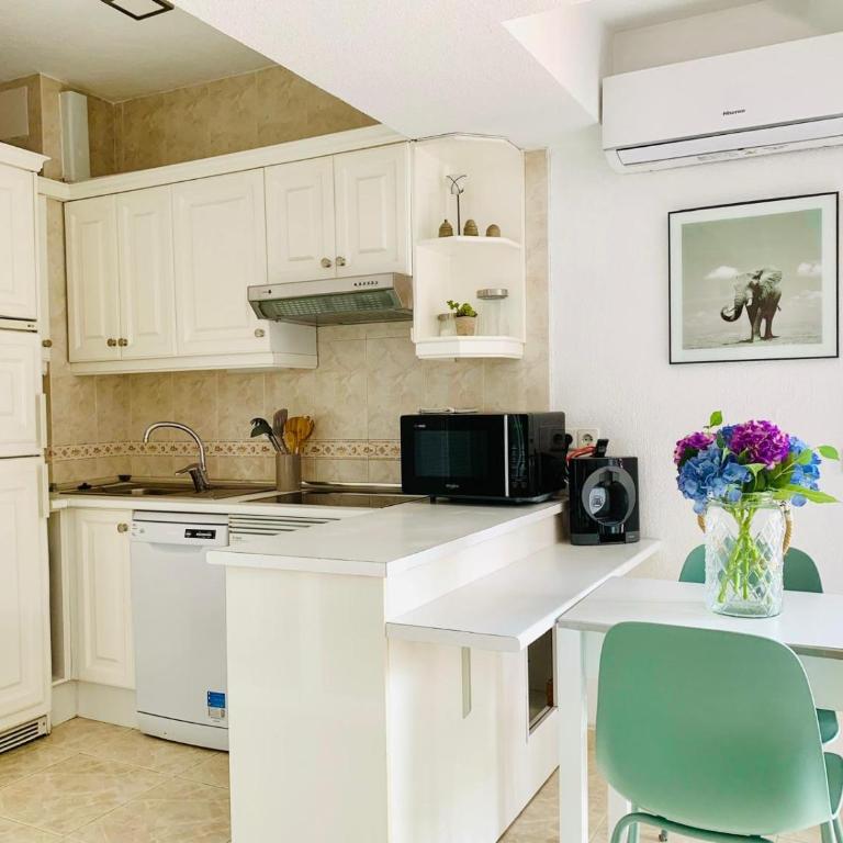 Amazing 2 bedrooms apartment in Marbella Centre - Two-Bedroom Apartment with Terrace - 11