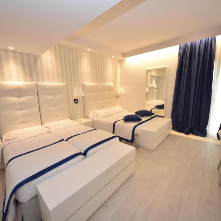 Hotel Fedora Riccione - FRONTE MARE - Quadruple Room - 4