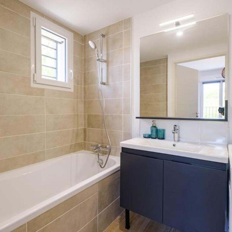 Maison cosy 4 chambres avec jardin Golfe St Tropez - Villa - 11