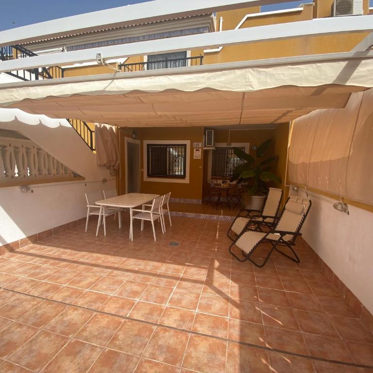 5 min walk to the beach Spacious terrace - Apartment mit 2 Schlafzimmern - 21