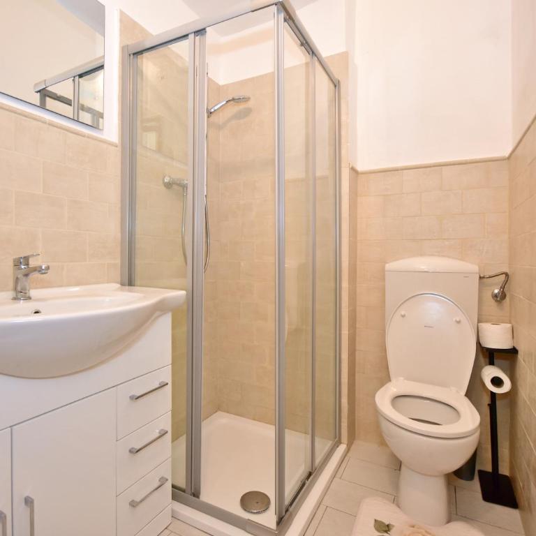 Le case di Isabella - Camera Matrimoniale Standard con Bagno in Comune - 10