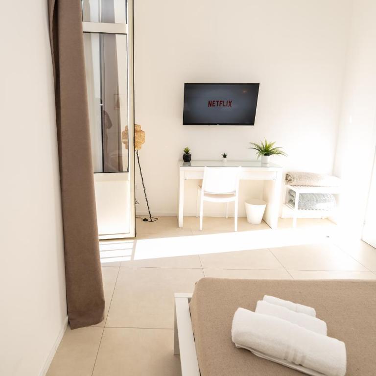 Valguarnera Studio Apartments - Standard Apartment - 6
