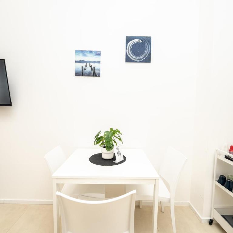 Valguarnera Studio Apartments - Standard Apartment - 12