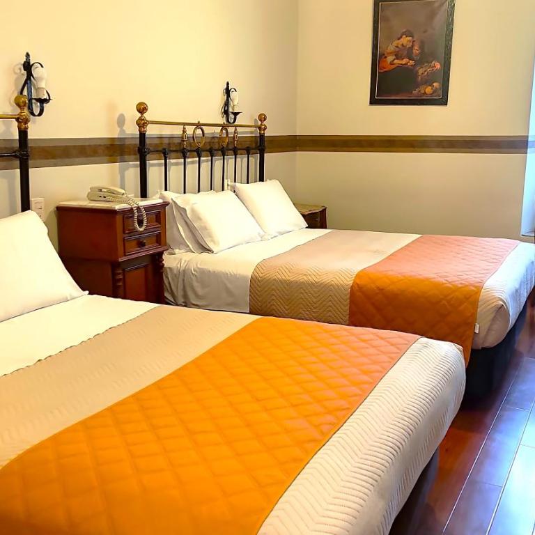 Hostal Colonial Potosi - Habitación Doble Superior - 2 camas dobles - 5