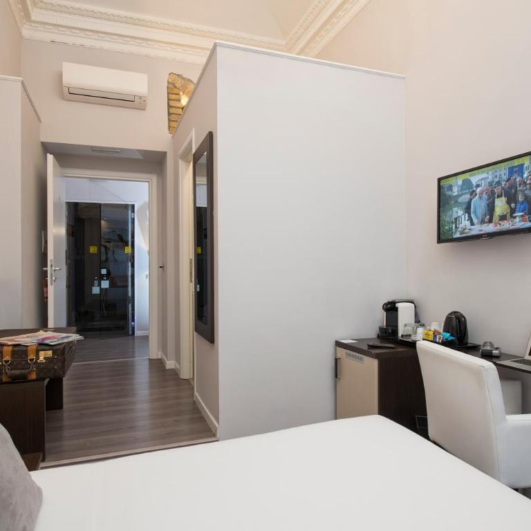 Arenula Suites - Camera Matrimoniale Standard - 8