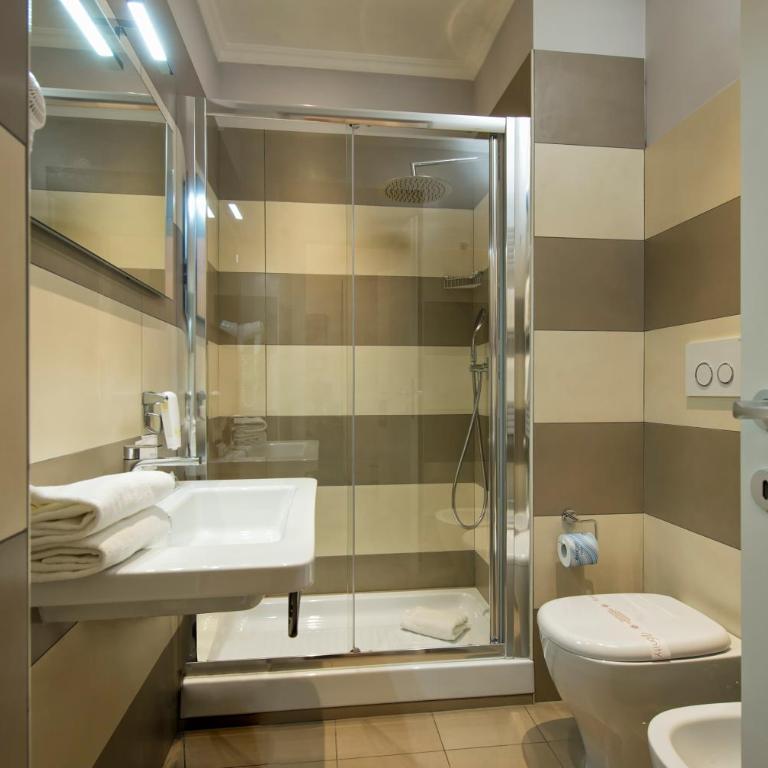Arenula Suites - Camera Matrimoniale Deluxe - 4