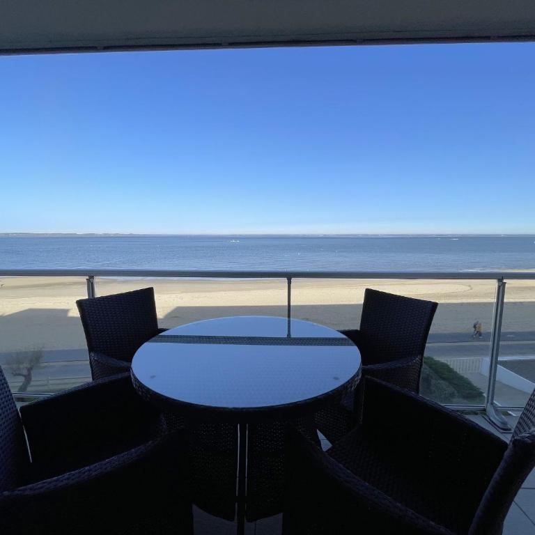 Appartement T2 proche centre avec terrasse et parking sous-terrain - FR-1-474-11 - Appartement (4 Adultes) - 1