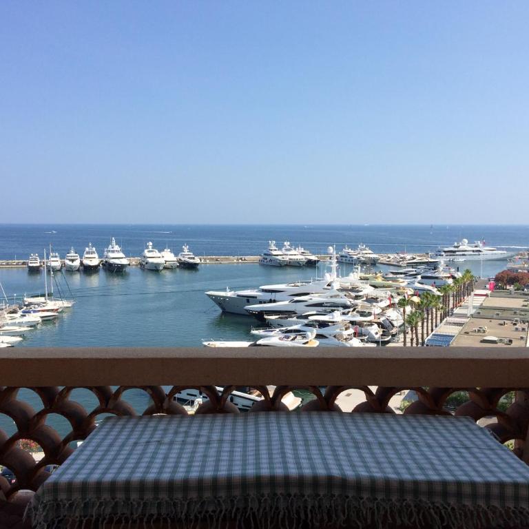Amazing View Port Golfe-Juan and Garage - Studio - Vue sur Mer - 3