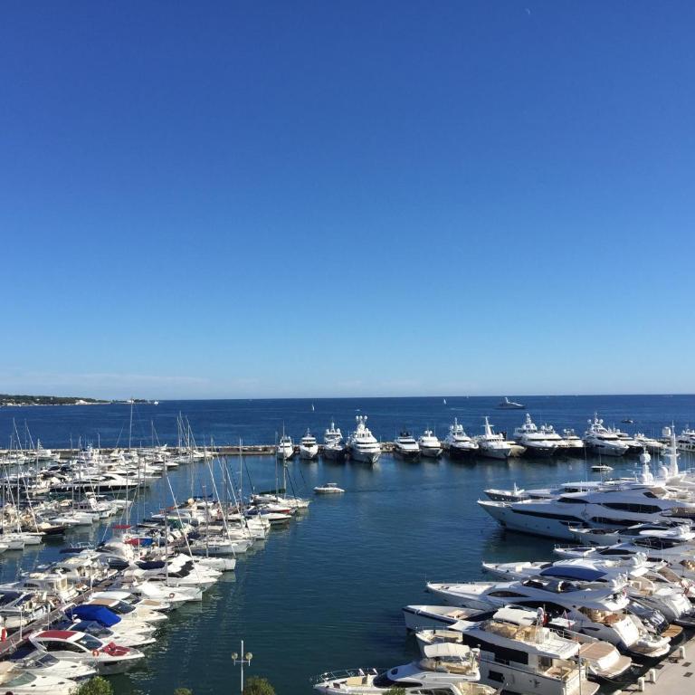 Amazing View Port Golfe-Juan and Garage - Studio - Vue sur Mer - 2