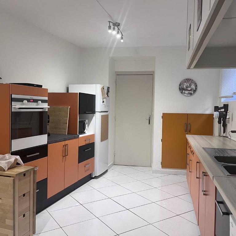 Spacieux chalet familial à Cauterets, 4 chambres, tout confort - FR-1-812-37 - Apartment - 2
