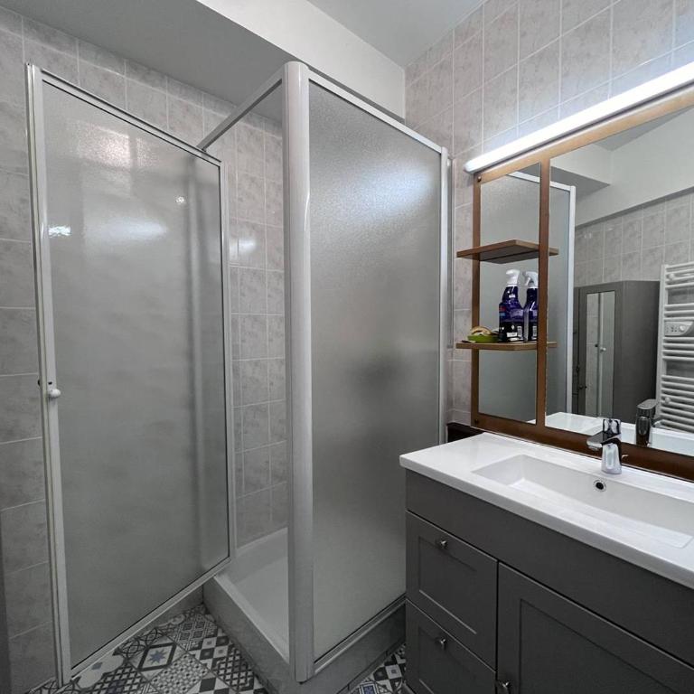 Spacieux chalet familial à Cauterets, 4 chambres, tout confort - FR-1-812-37 - Apartment - 6
