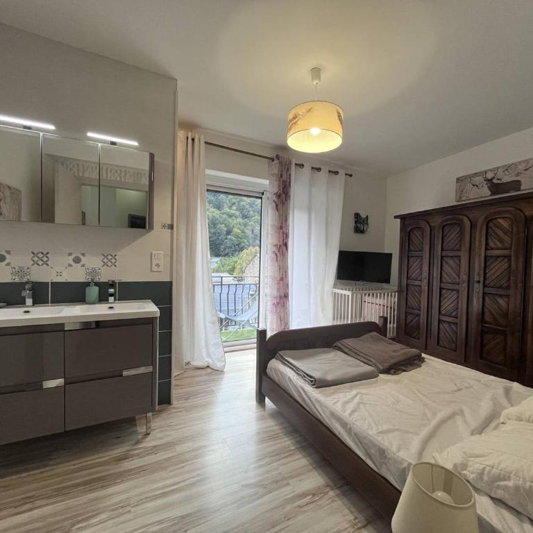 Spacieux chalet familial à Cauterets, 4 chambres, tout confort - FR-1-812-37 - Apartment - 8