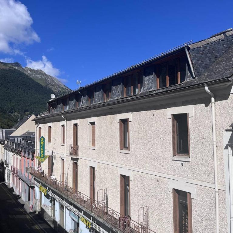 Appartement famille à Cauterets avec balcon, casier à ski, idéal pour 4 personnes - FR-1-812-36 - Appartement - 4
