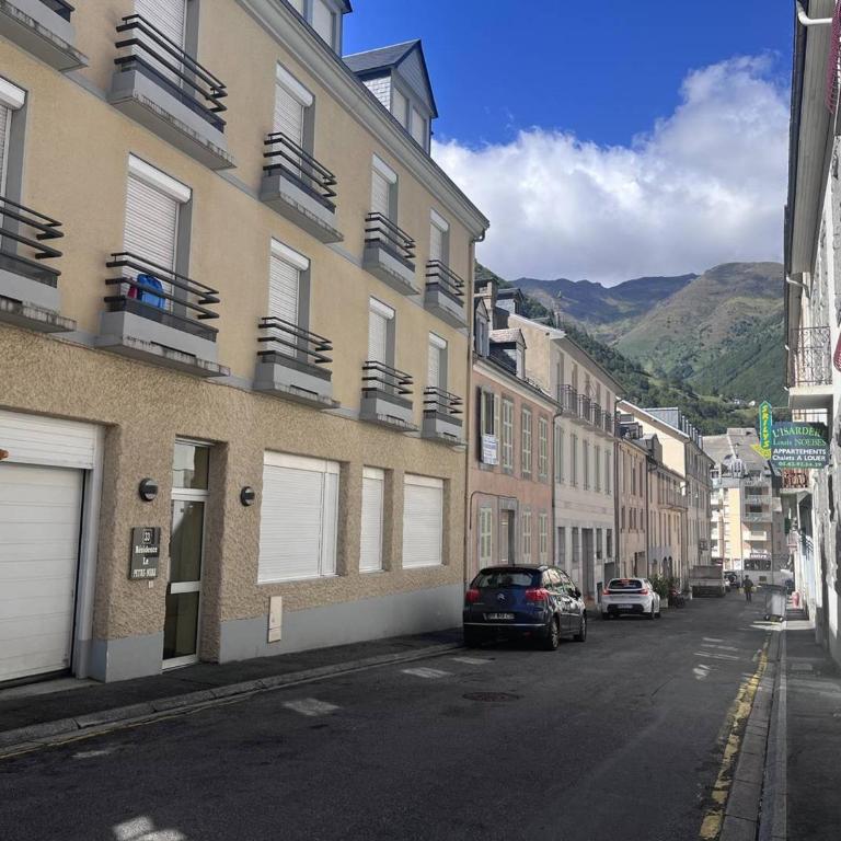 Appartement famille à Cauterets avec balcon, casier à ski, idéal pour 4 personnes - FR-1-812-36 - Appartement - 7