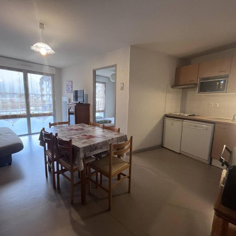 Charmant appartement à Cauterets avec parking et proche des pistes - FR-1-812-52 - Apartment - 1