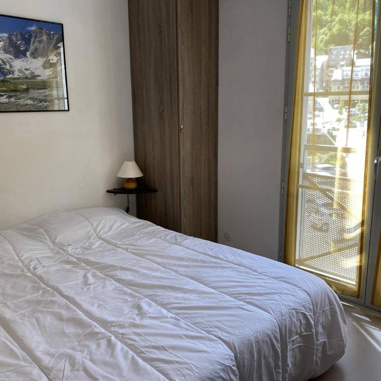 Appartement cosy Cauterets, télécabine, parking, Wi-Fi, 4 pers - FR-1-812-79 - Apartment - 4