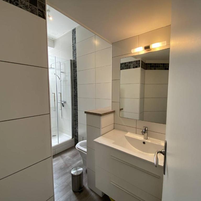 Appartement à Cauterets, proche télécabines, 4 pers, balcon vue montagne - FR-1-812-76 - Apartment - 3