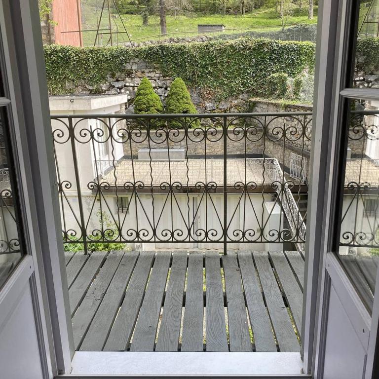 Appartement à Cauterets, proche télécabines, 4 pers, balcon vue montagne - FR-1-812-76 - Apartment - 7
