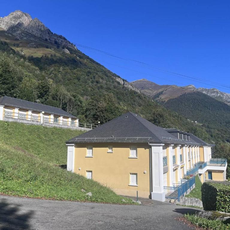 Appartement avec terrasse et parking, 2 chambres, au cœur des montagnes - FR-1-812-90 - Apartment - 8