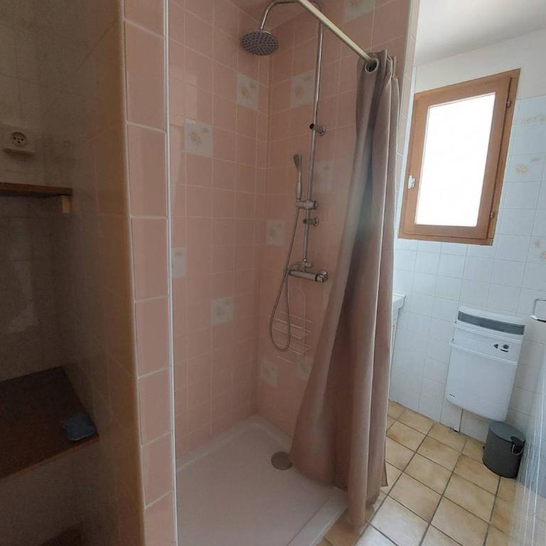 Maison spacieuse à Cauterets : 4 chambres, garage, sans animaux - FR-1-812-102 - Maison de Vacances - 9