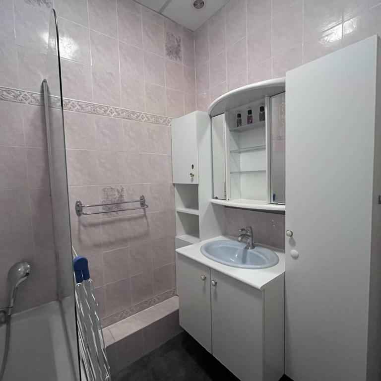 Appartement lumineux avec 2 ch. au cœur de Cauterets - FR-1-812-70 - Apartment - 5