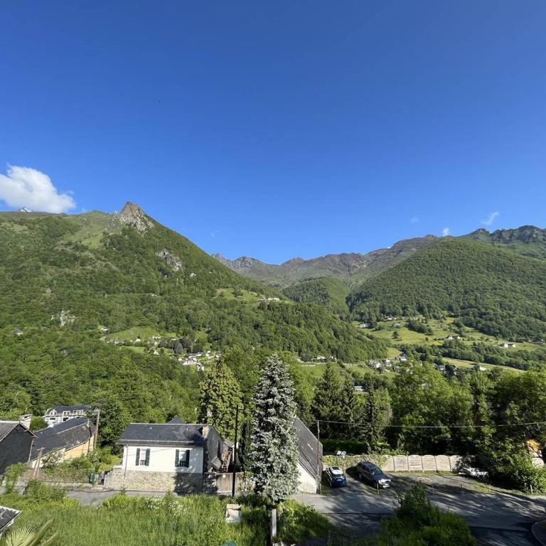 Charmant Chalet pour 4 à Cauterets avec Balcon et Bienvenue offerte - FR-1-812-98 - Appartamento - 6