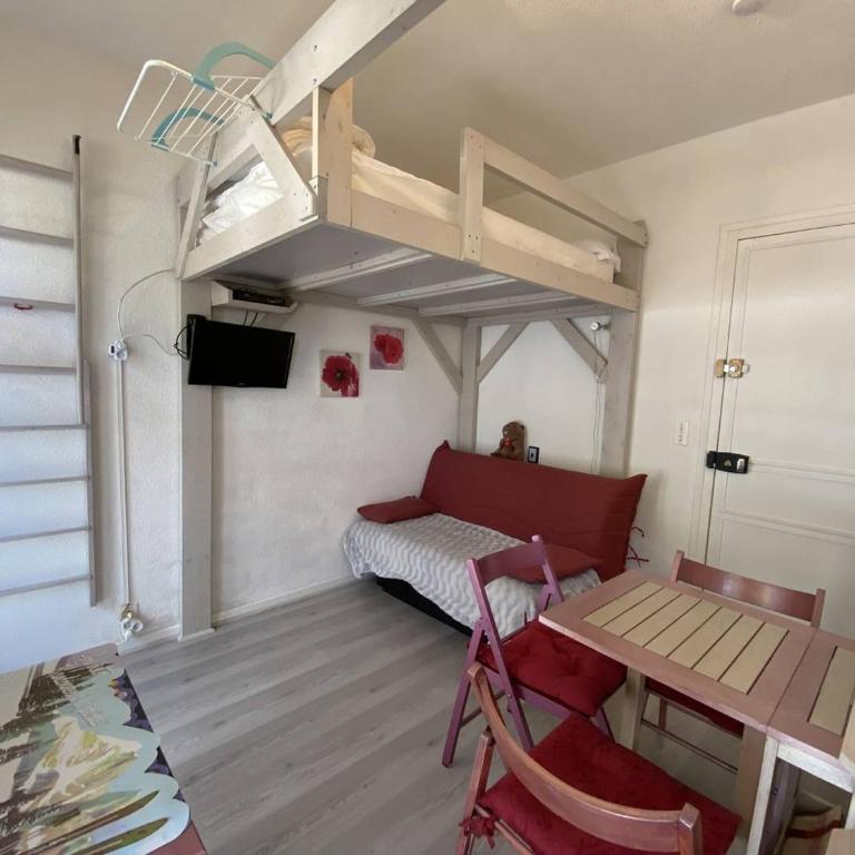 Studio central avec balcon et parking à Cauterets - FR-1-812-117 - Appartamento - 1