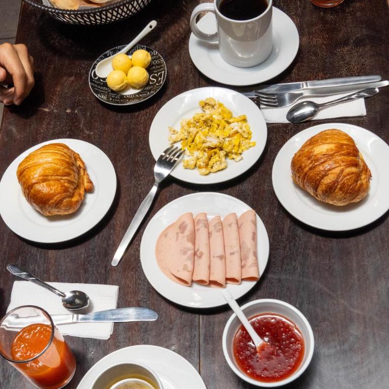 Conquistador Hotel - Twin Room - 6