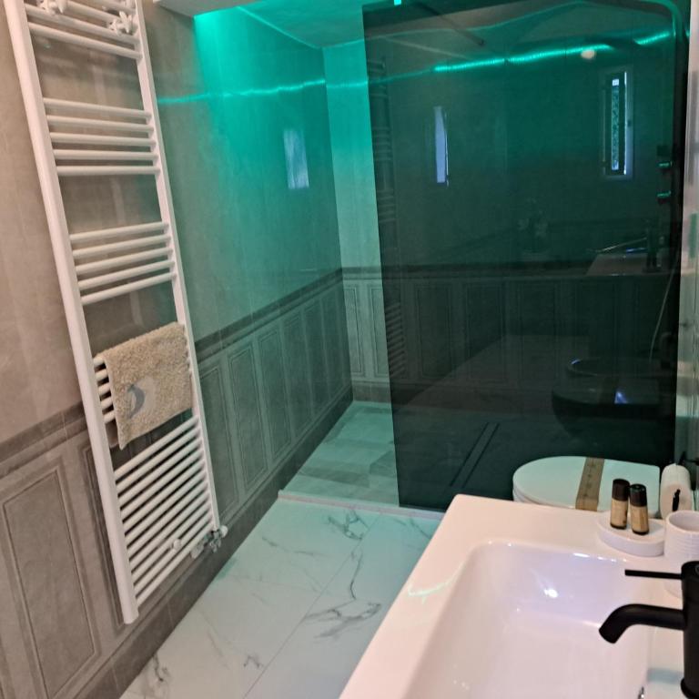 Palazzo Castellano - Camera Matrimoniale con Bagno Privato - 3