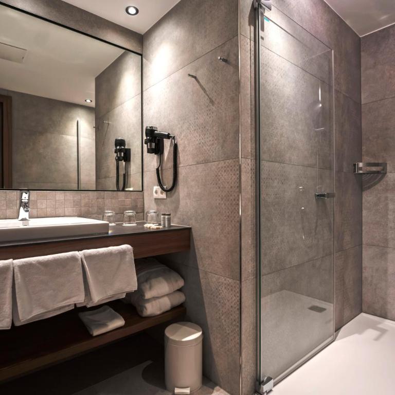 Hotel Garni Astoria - Comfort Doppelzimmer - Dachgeschoss - 3