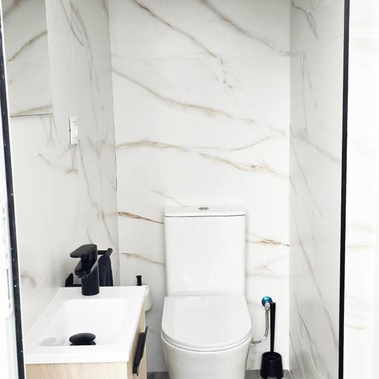 San Francisco - Three-Bedroom Apartment - 16
