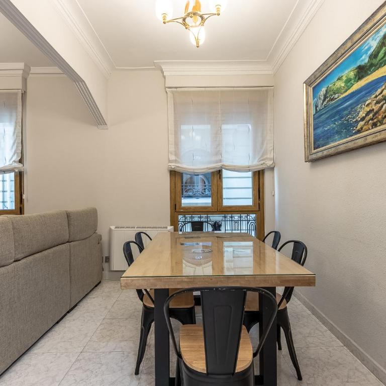 Apartamento en el mismo corazón del Casco Viejo - Three-Bedroom Apartment - 17