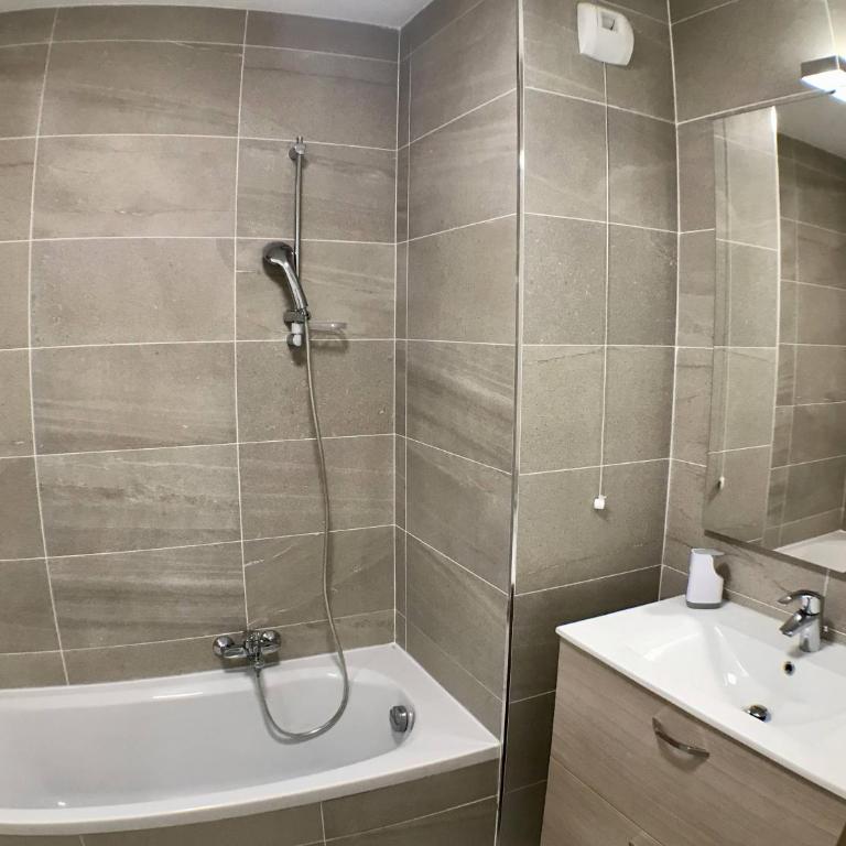 Auron- Magnifique 3p neuf - Appartement 2 Chambres - 9