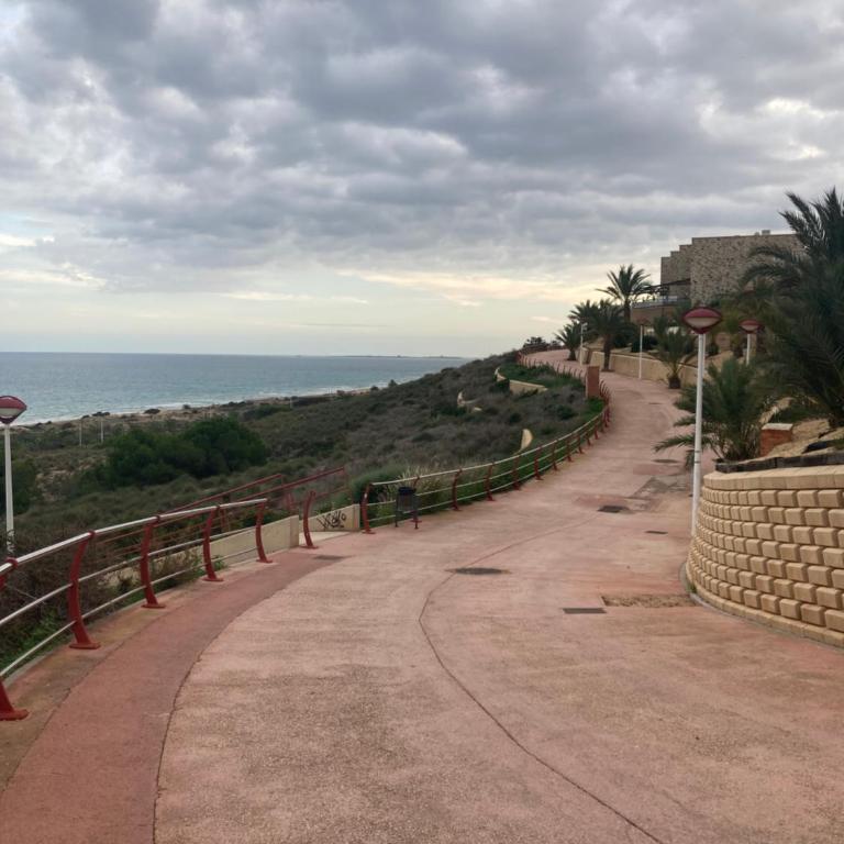 5 min walk to the beach Spacious terrace - Apartment mit 2 Schlafzimmern - 35