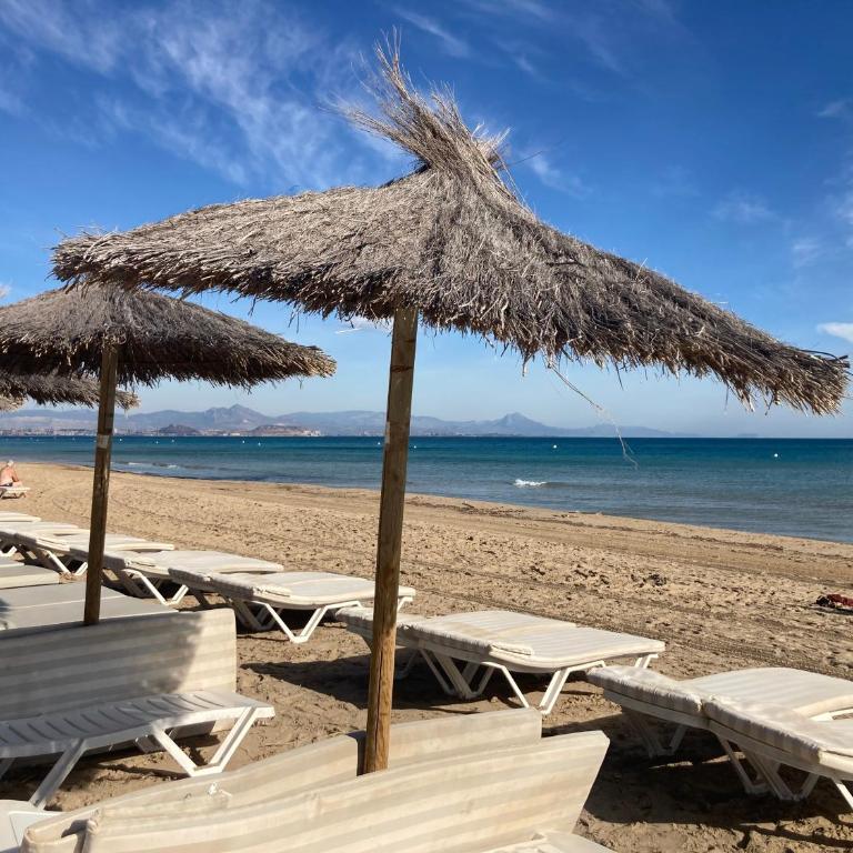 5 min walk to the beach Spacious terrace - Apartment mit 2 Schlafzimmern - 33