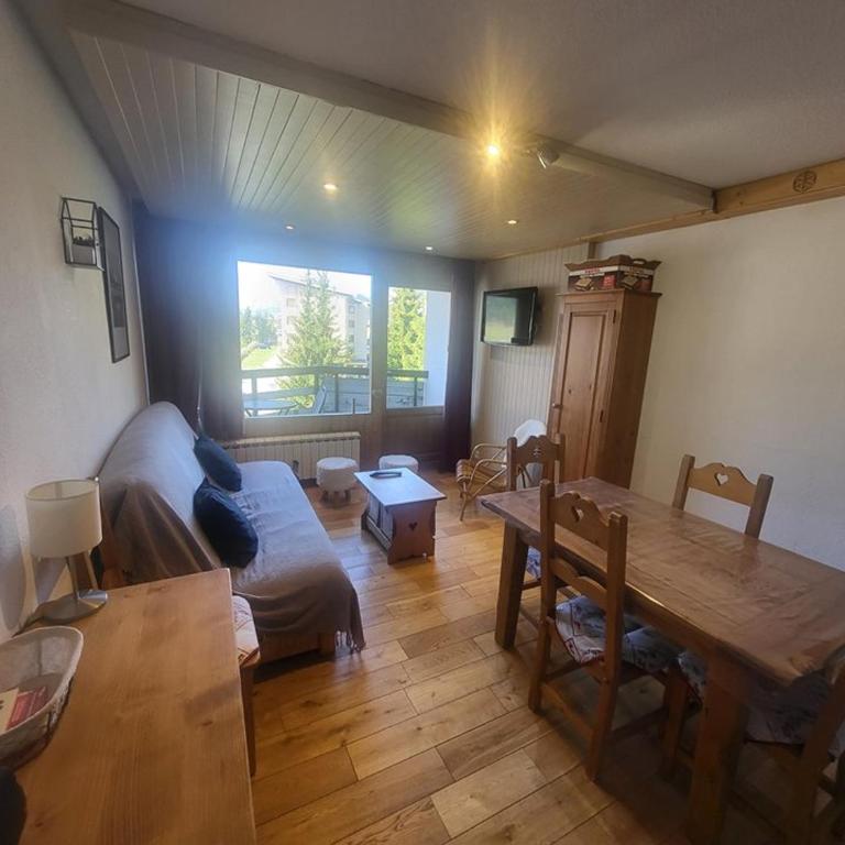 Appartement 2 pièces avec parking, balcon, proche des pistes - Montgenèvre - FR-1-266-205 - Appartement - 5