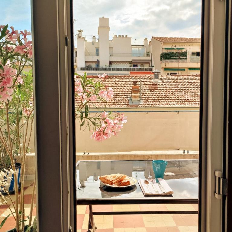 Studio with large terrace sea view 4th floor - Studio - 4