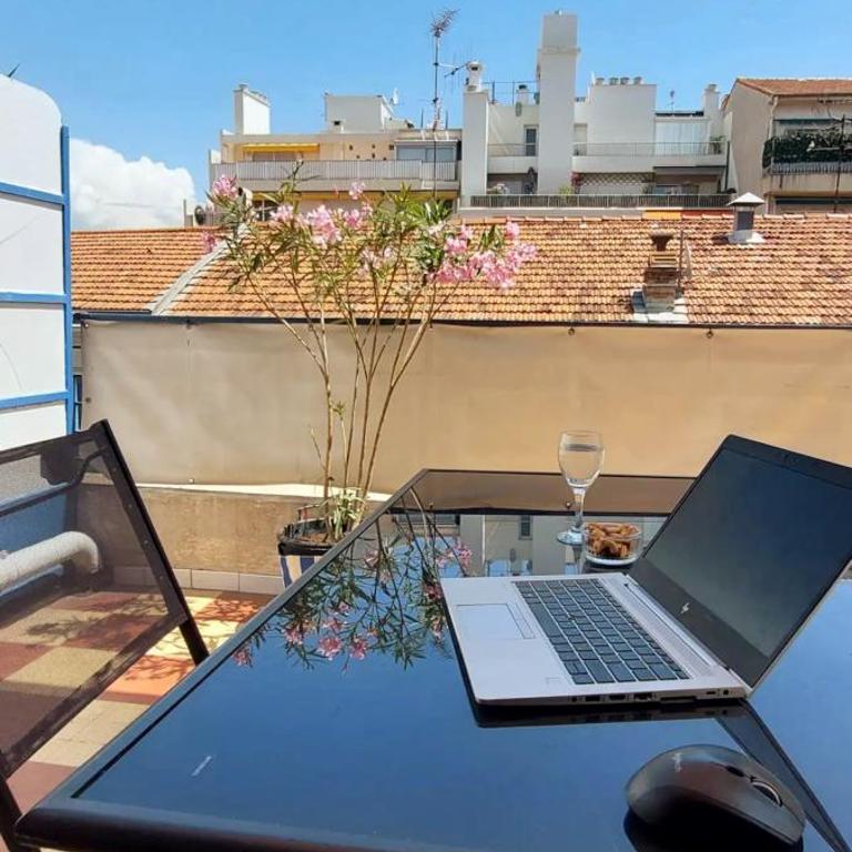 Studio with large terrace sea view 4th floor - Studio - 9