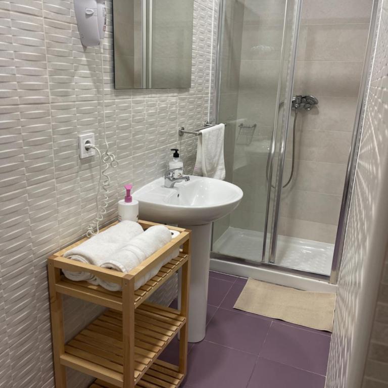 Grand Via House - Suite with Balcony - 3