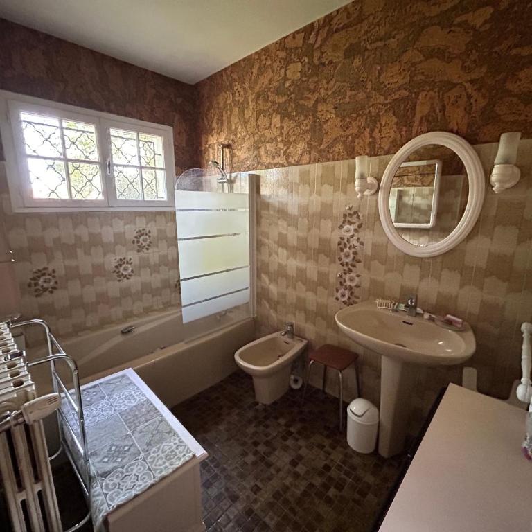 Maison de famille Basque - Five-Bedroom House - 14