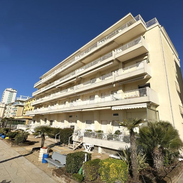 Fronte Mare, Piscina - RESIDENCE GRIFONE - Appartamento con 2 Camere da Letto - 1