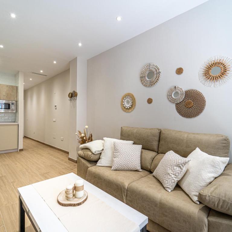 CentroBeach Apartment Fuengirola 250m from Beach - Two-Bedroom Apartment - 1