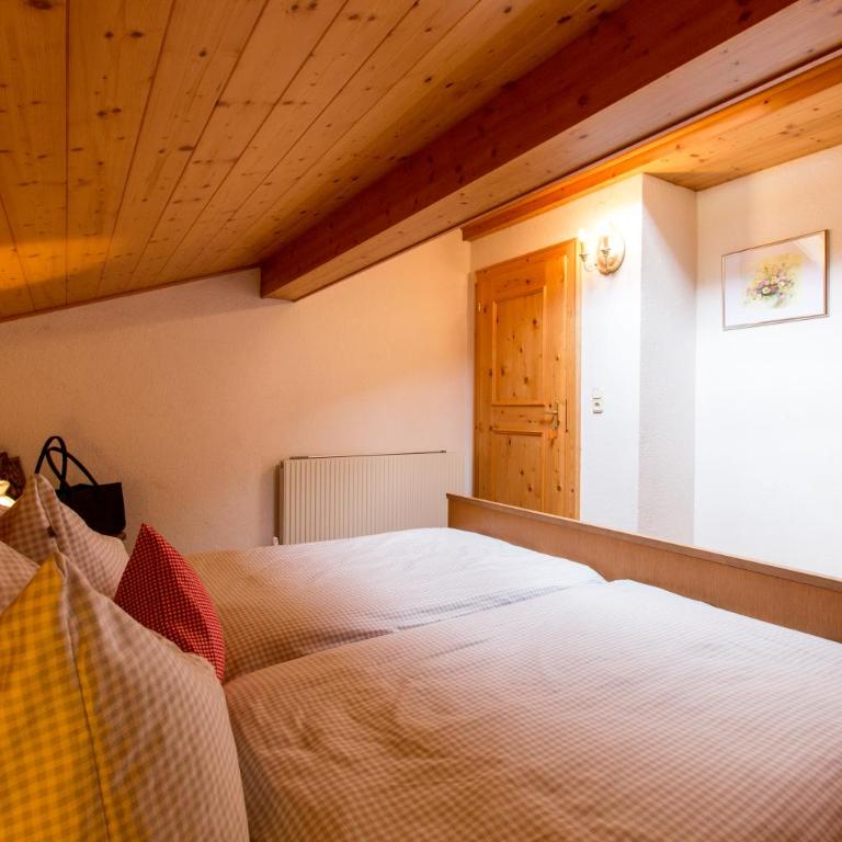 Apartment Wiesenhof - NATUR & WEITBLICK über Innsbruck - Ladestation für Elektroautos - Apartment mit 3 Schlafzimmern und Bergblick - 10