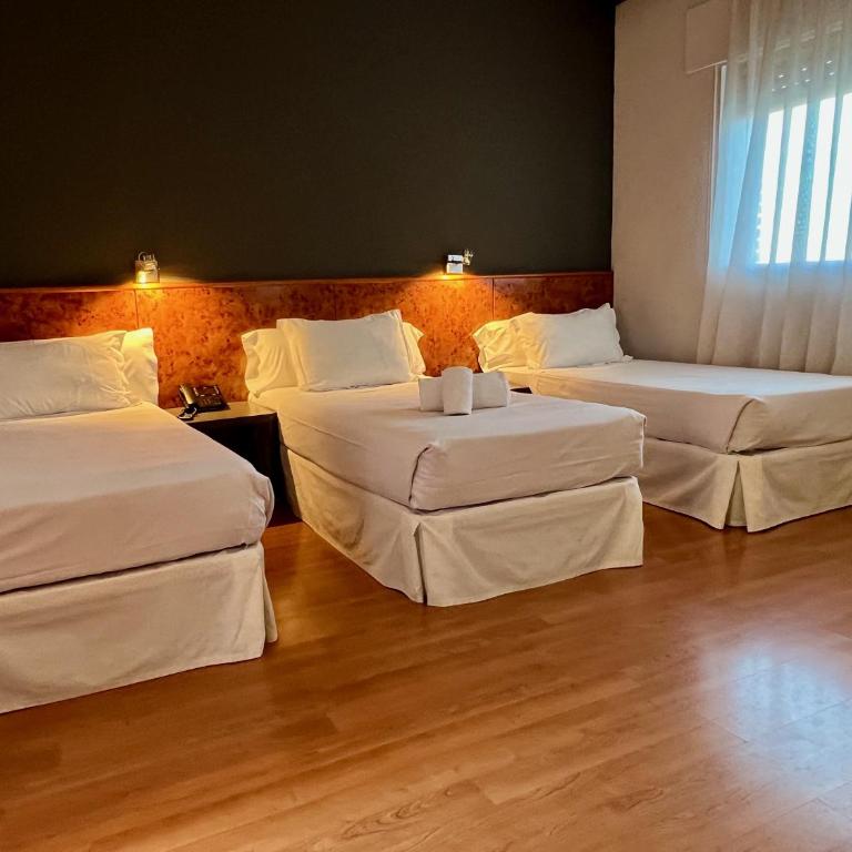 AP Hotel Madrid Airport - Habitación Triple - Camas Individuales - 2