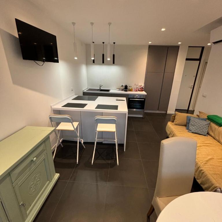 FabFour Apt - Piazza Fontana - Two-Bedroom Apartment - 7