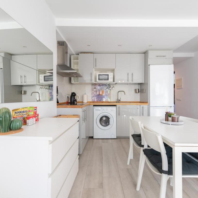Moderno estudio y piscina a 50 metros de la playa - Apartamento de 1 dormitorio - 7