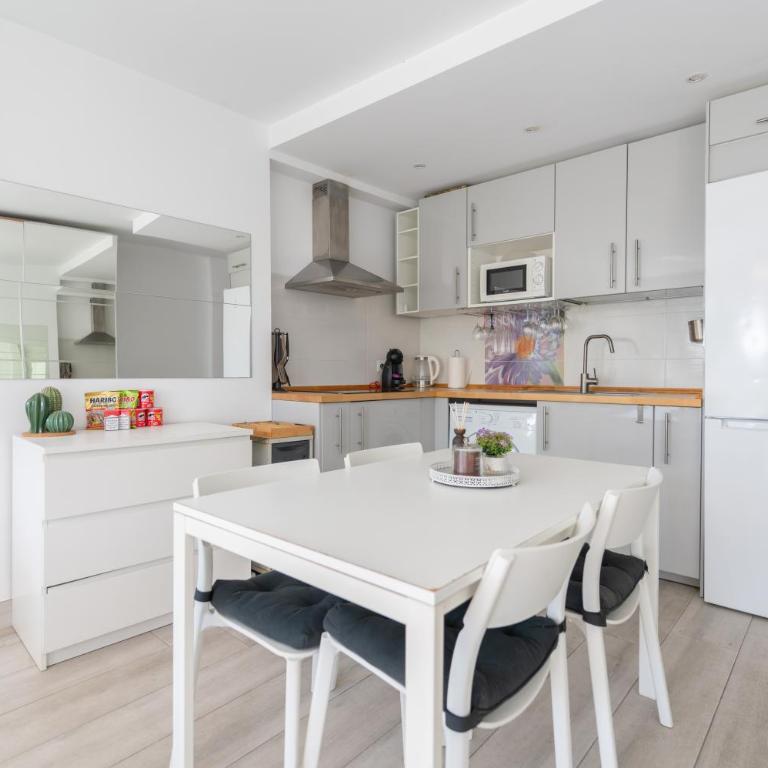 Moderno estudio y piscina a 50 metros de la playa - Apartamento de 1 dormitorio - 6
