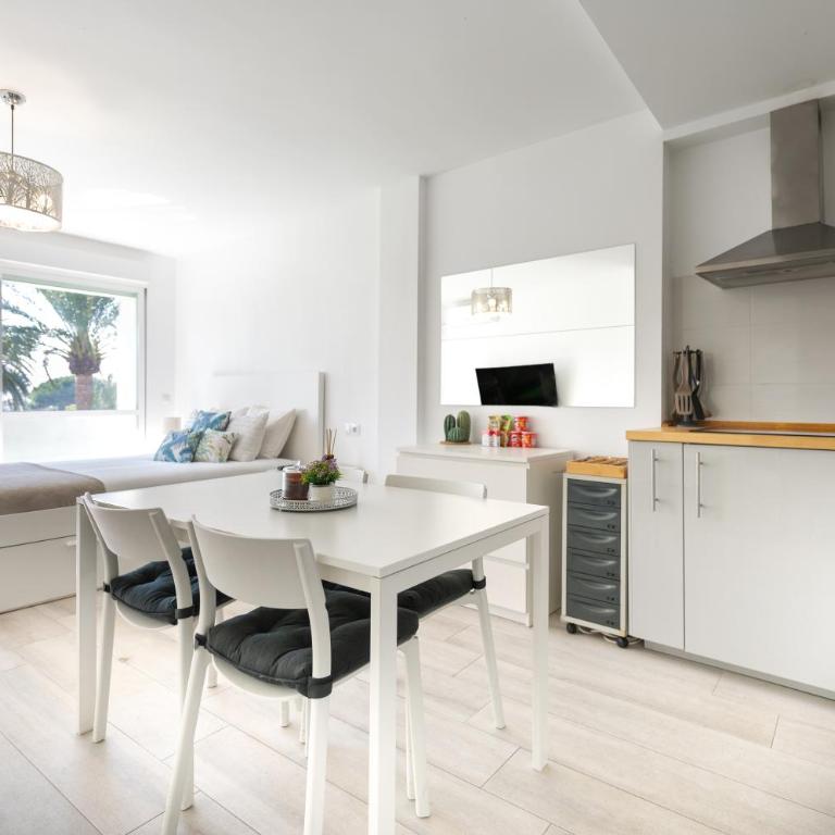 Moderno estudio y piscina a 50 metros de la playa - Apartamento de 1 dormitorio - 9